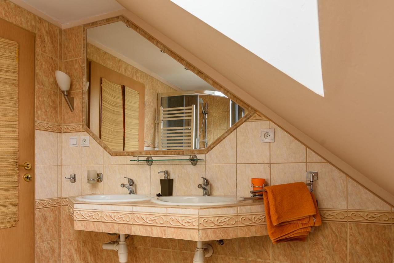 Apartman Elegant เบเชนยอวา ภายนอก รูปภาพ